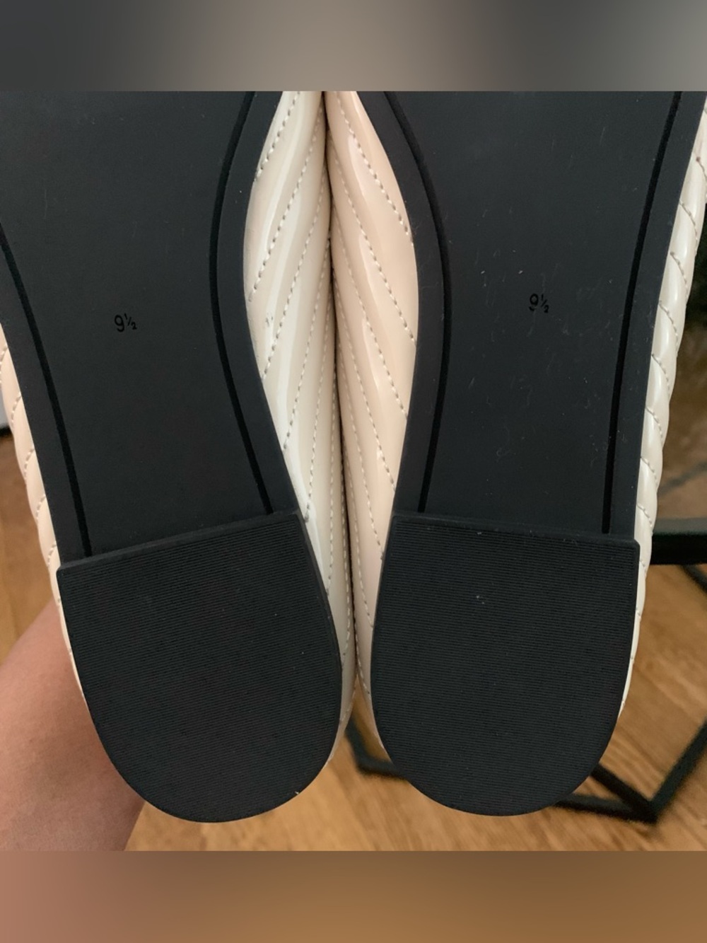 Tory Burch Cream and Black Quilted Ballet Flats with Gold Logo size 9.5 - Picture 4 of 8